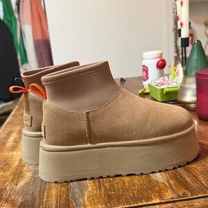 UGG Women’s Classic Mini Dipper Puffer - platform boots